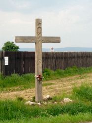kříž - u cesty do Tuřan